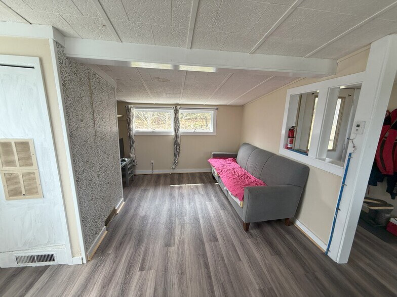 More Photos Of 36 Green Head Rd, Stonington Apartments For Sale
