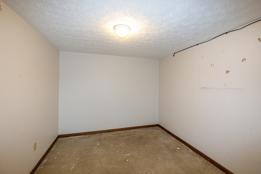 More Photos Of 7997 Wesley Dr, Strongsville Apartments For Sale