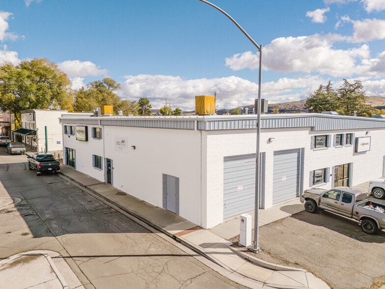 More Photos Of 222 Silver St, Elko Manufacturing For Lease