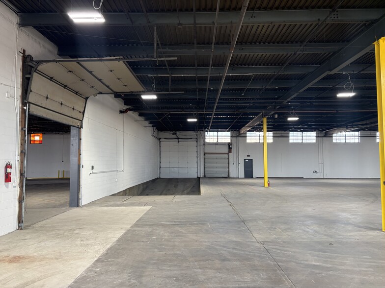 More Photos Of 235 N Artesian Ave, Chicago Manufacturing For Sale