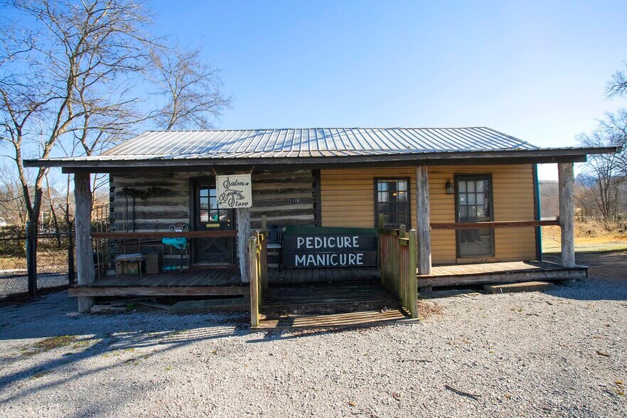 More Photos Of 1119 S Main St, Columbia Flex For Sale