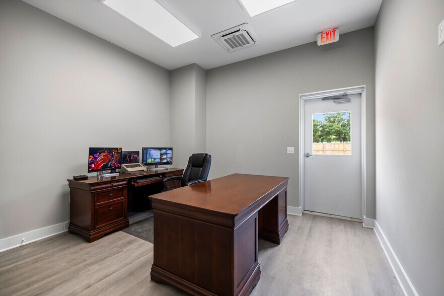 More Photos Of 44530 Hood Rd, Hammond Industrial For Sale