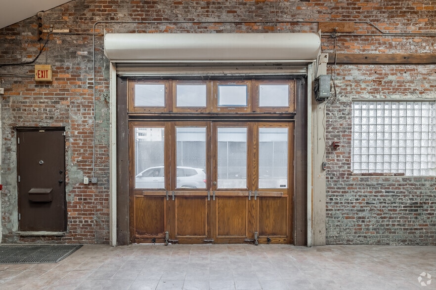 More Photos Of 290 Simpson St, Atlanta Flex For Lease