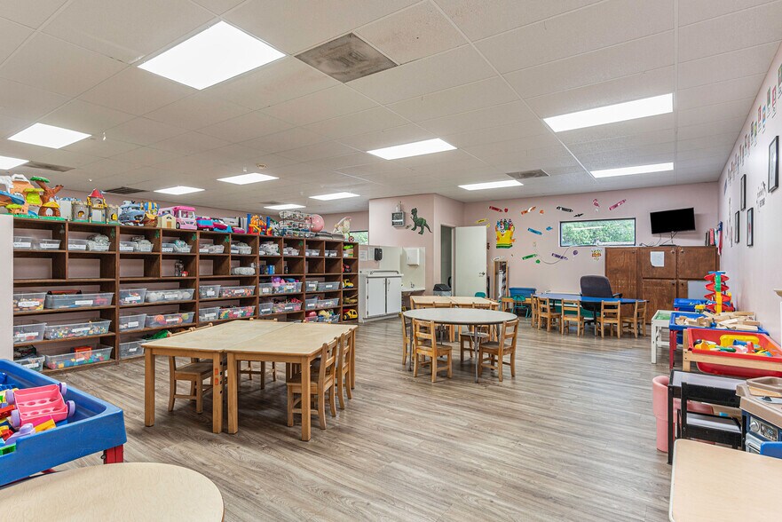 More Photos Of 18490 Kuykendahl Rd, Spring Freestanding For Sale