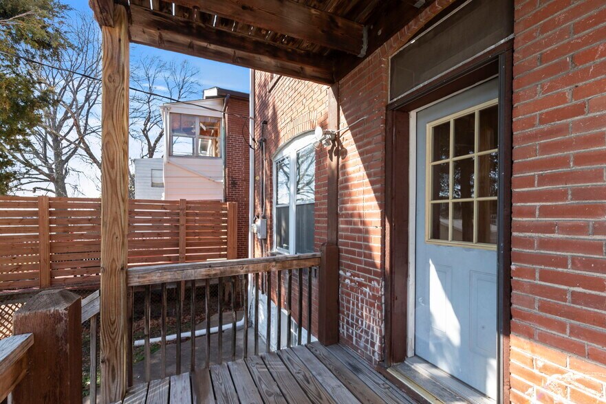 More Photos Of 5510 Lisette Ave, Saint Louis Multifamily For Sale