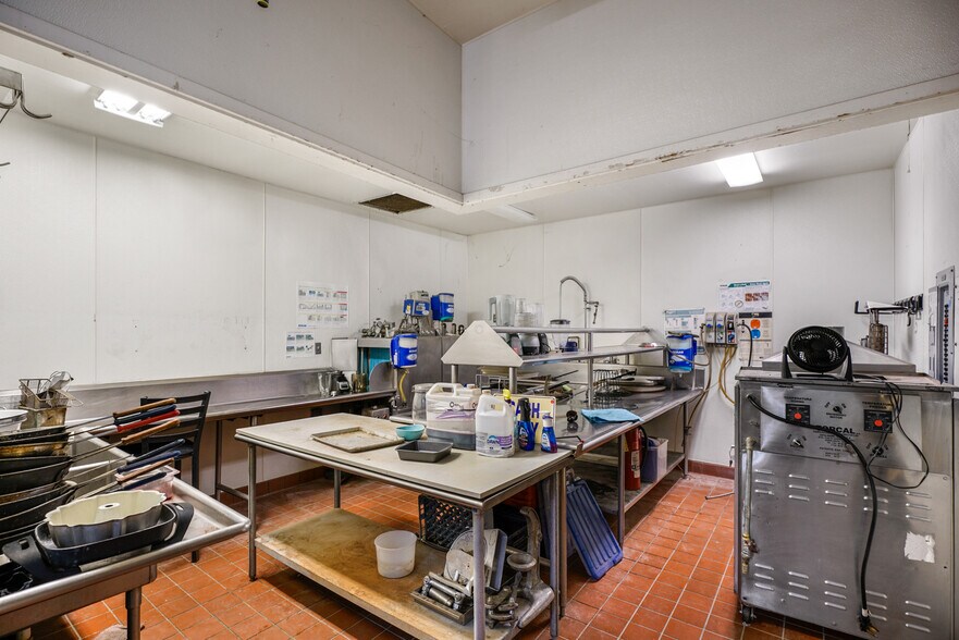 More Photos Of 4070 Country Rd 89, Dunnigan Restaurant For Sale