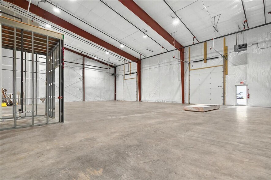 More Photos Of 25 Wood Road, Round Lake Distribution For Lease