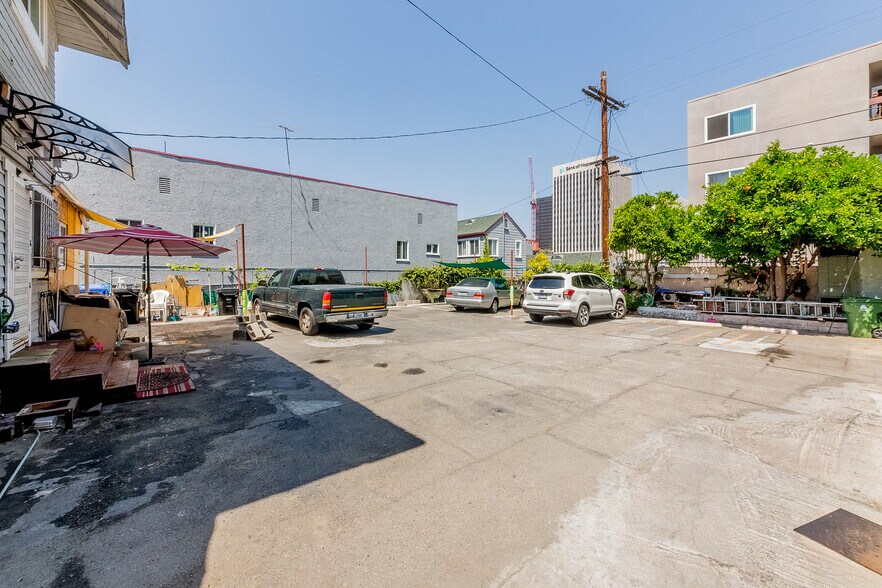 More Photos Of 2961 W 8th St, Los Angeles Land For Sale