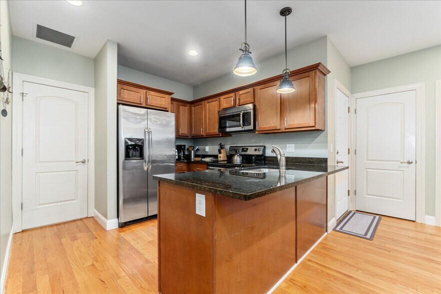 More Photos Of 260 A Washington Ave, Albany Apartments For Sale