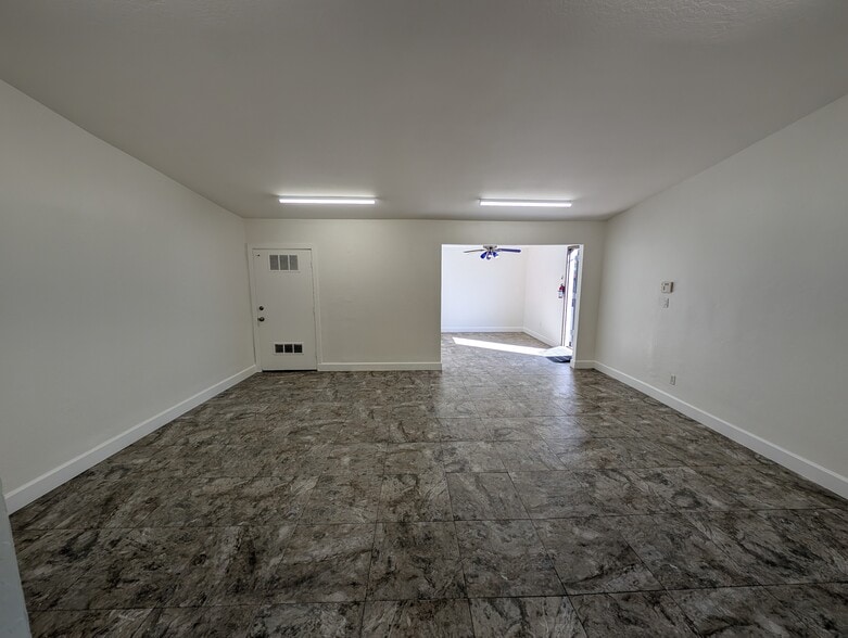 More Photos Of 1108 N Cave Creek Rd, Phoenix Storefront Retail Office For Sale