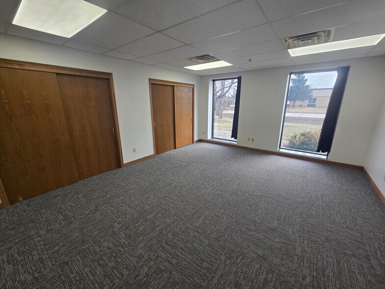 More Photos Of W146N5741 Enterprise Ave, Menomonee Falls Warehouse For Lease