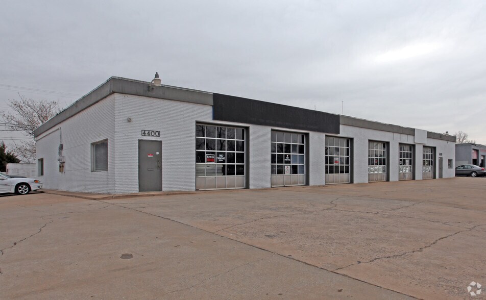 Primary Photo Of 4400-4408 S Robinson Ave, Oklahoma City Service For Sale