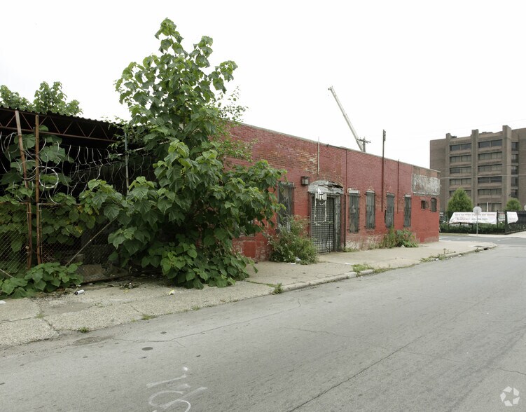 More Photos Of 3301 Tulip St, Philadelphia Warehouse For Lease