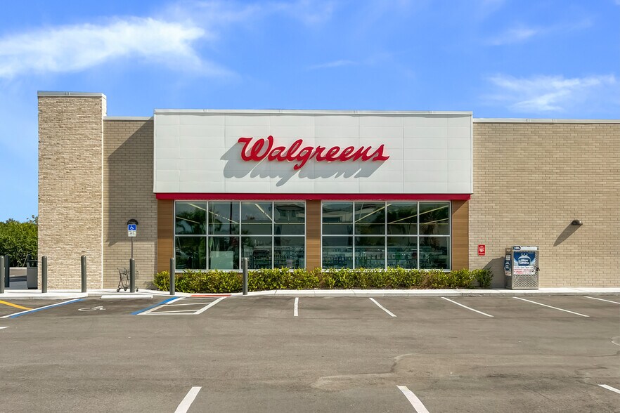 More Photos Of 7270 University Pky, Sarasota Convenience Store For Sale