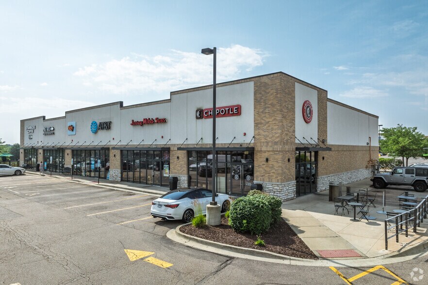 More Photos Of 781-791 E Dundee Rd, Palatine Storefront For Lease