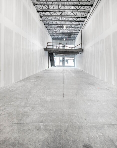 More Photos Of 120 Commercial Dr, Calgary Warehouse For Lease