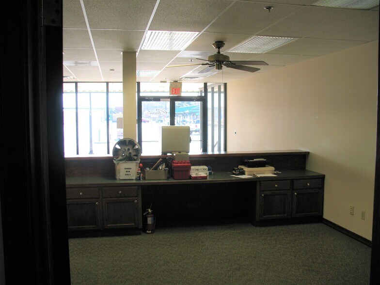 More Photos Of 18 N Main St, Cape Girardeau Storefront Retail Office For Sale
