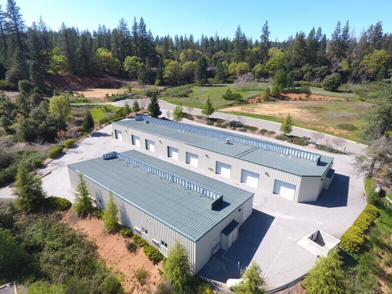 More Photos Of 158 Whitcomb Ave, Colfax Warehouse For Lease