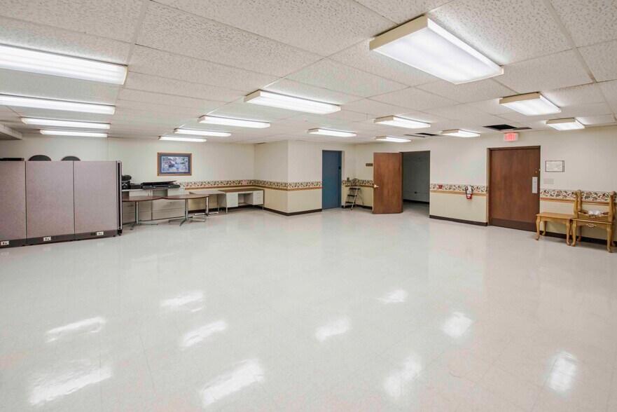 More Photos Of 149 Wisconsin Ave, Waukesha Medical For Sale