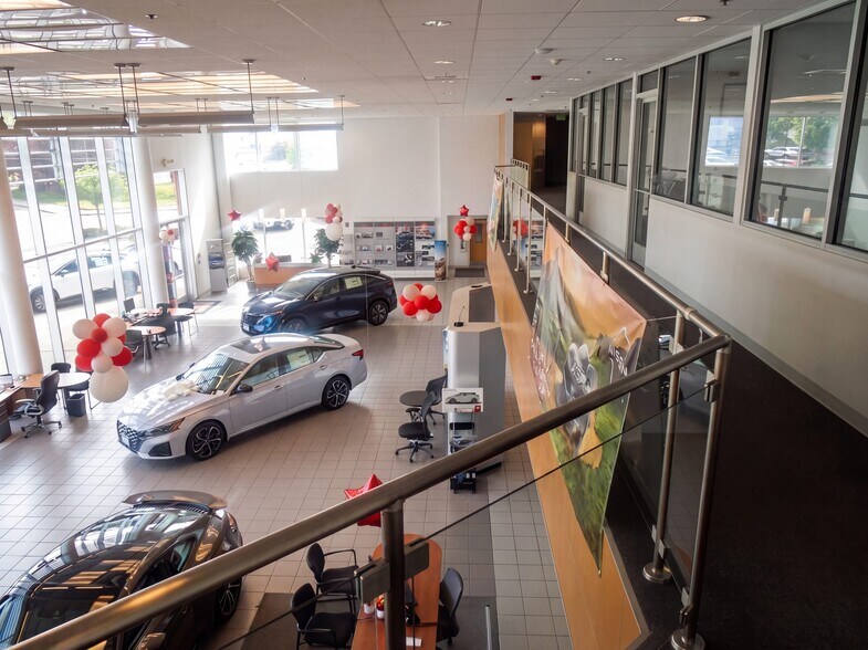 More Photos Of 16042 1st Ave S, Burien Auto Dealership For Sale