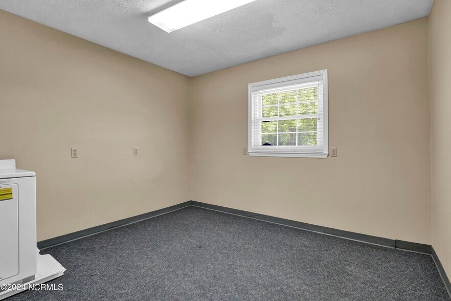 More Photos Of 333 Jefferson St, Whiteville Office For Sale