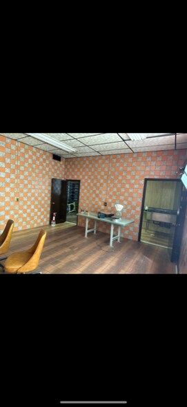 More Photos Of 60 Claremont Pl, Mount Vernon Light Distribution For Lease