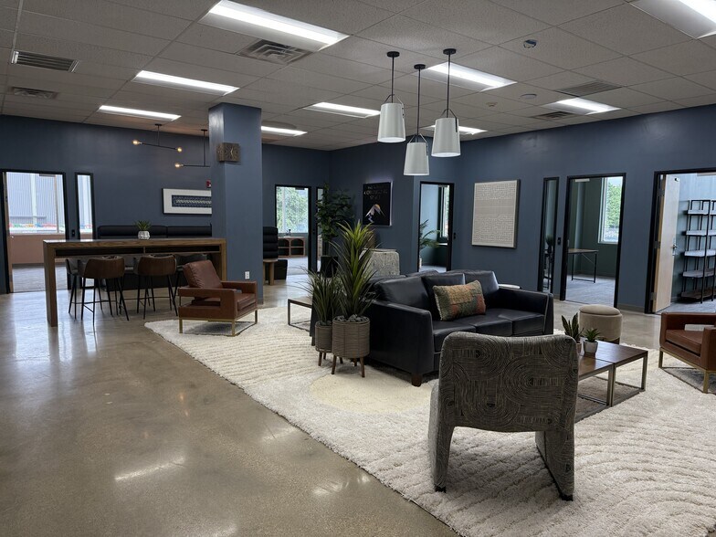 More Photos Of 3851 NE Loop 820, Fort Worth Office Residential For Lease