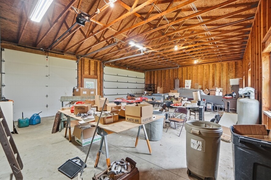 More Photos Of 2996 Millville Shandon Rd, Hamilton Specialty For Sale