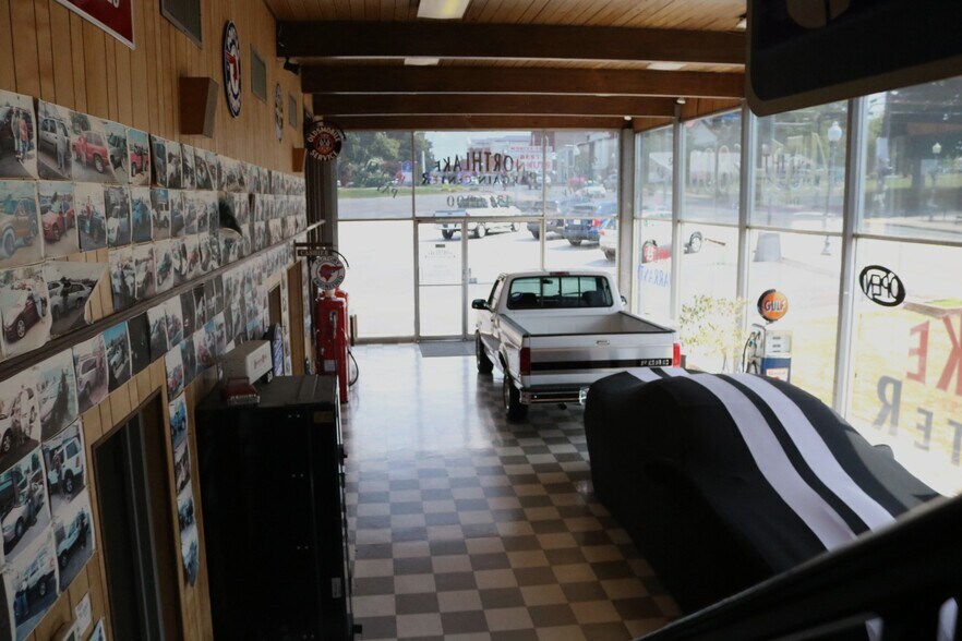 More Photos Of 214 W Main St, Gallatin Auto Dealership For Lease