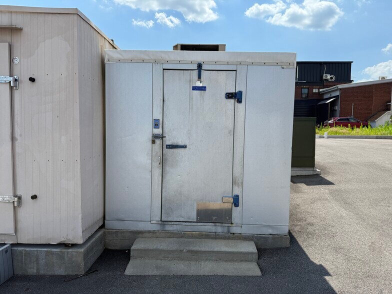 More Photos Of 160 W Broadway St, Sparta Specialty For Sale