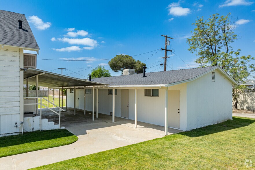 More Photos Of 3210 W Henson St, Riverdale Religious Facility For Lease