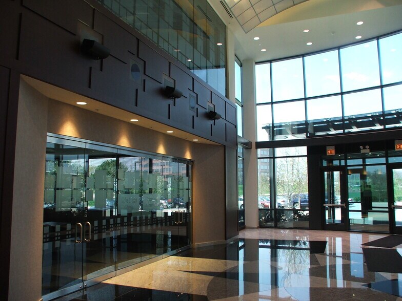More Photos Of 1000 Burr Ridge Pky, Burr Ridge Office For Lease