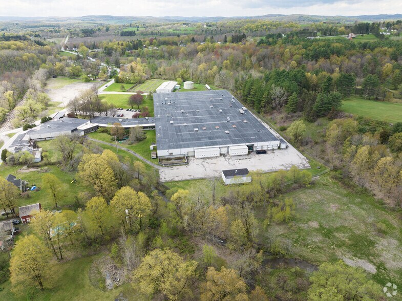 More Photos Of 372 Vermont Route 67 E, Shaftsbury Distribution For Lease