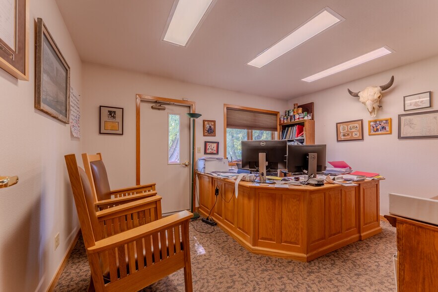 More Photos Of 890 N 2nd St, Lander Office For Sale