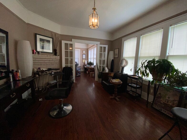 More Photos Of 716 Dekalb St, Camden Office For Sale