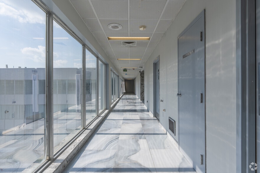 More Photos Of 3385 Airways Blvd, Memphis Medical For Lease