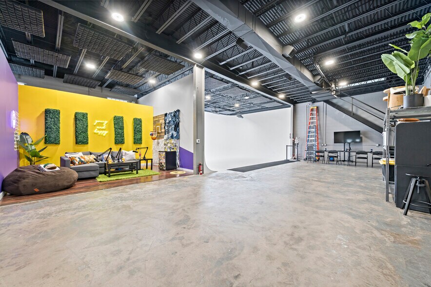 More Photos Of 449 E Lafayette St, Norristown Warehouse For Sale