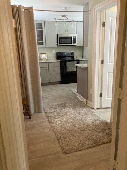 More Photos Of 417 Main St, Laurel Office For Lease