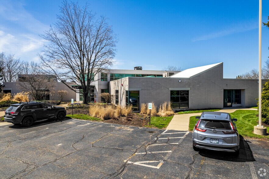 More Photos Of 450 Grant St, Akron Office For Lease