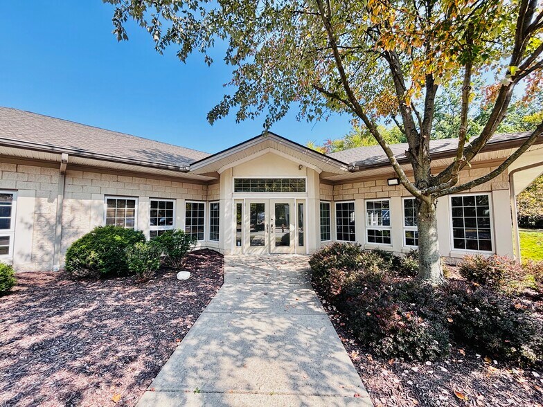 Primary Photo Of 27911 Clemens Rd, Westlake Office Residential For Lease