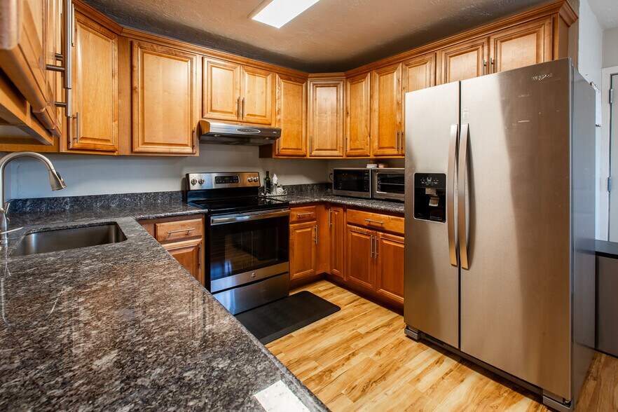 More Photos Of 1152 Main St, Springfield Hotel For Sale