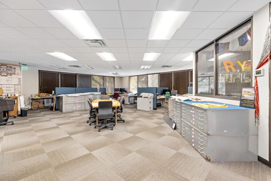 More Photos Of 5545 Fredericksburg Rd, San Antonio Office For Sale