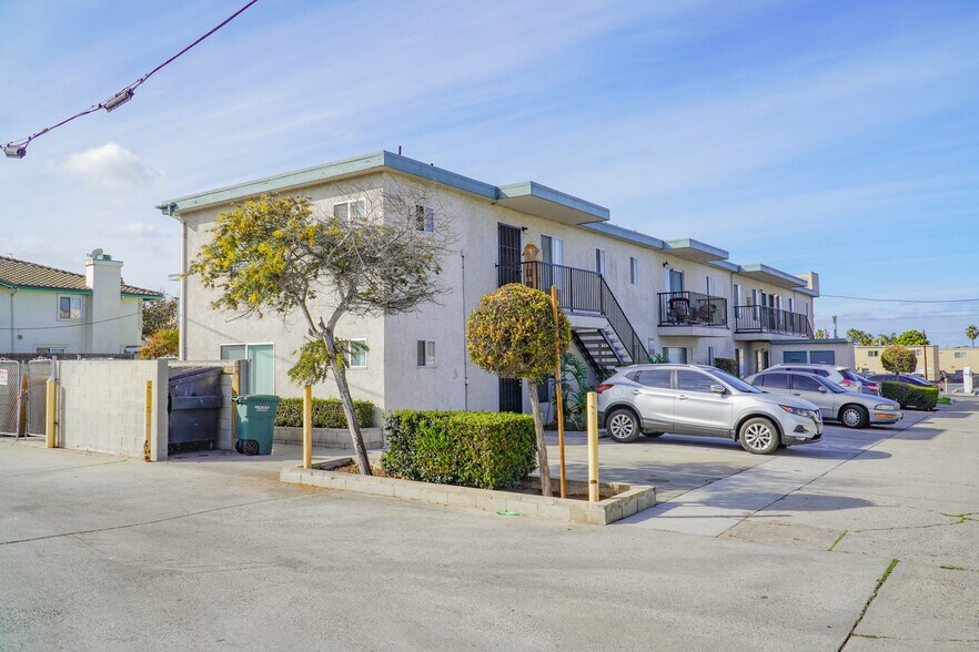 Primary Photo Of 637 10th St, Imperial Beach Apartments For Sale