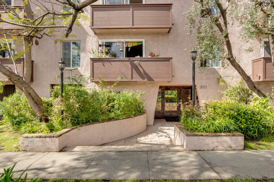 More Photos Of 3717 Cardiff Ave, Los Angeles Apartments For Sale