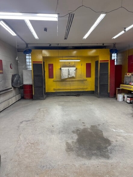 More Photos Of 9540 S Vincennes Ave, Chicago Auto Repair For Sale