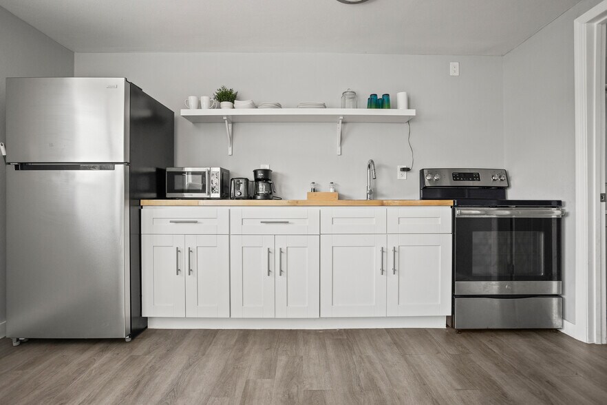 More Photos Of 8820 Rocky Creek Dr, Tampa Apartments For Sale