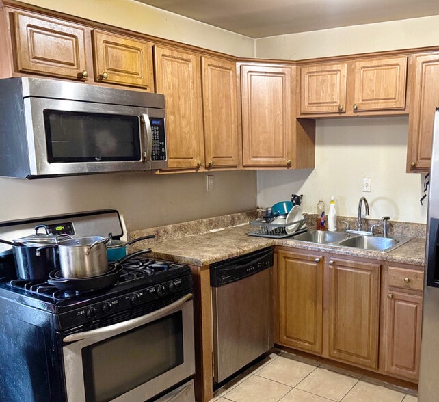 More Photos Of 11555 Laurelwalk Dr, Laurel Multifamily For Sale