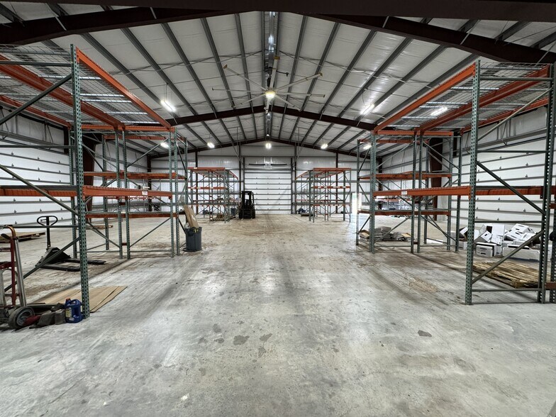More Photos Of 12104 US-59, Victoria Industrial For Lease