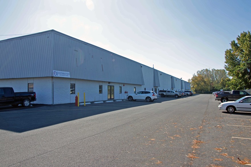 More Photos Of 2060-2078 N Integrity Dr, Columbus Warehouse For Lease