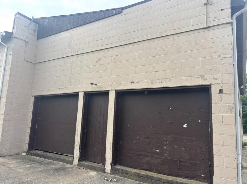 More Photos Of 21 Route 45, Mannington Flex For Sale